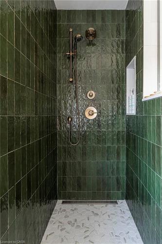 467 King William Street, Hamilton, ON - Indoor Photo Showing Bathroom