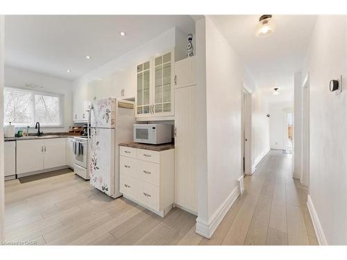 1019 Beach Boulevard, Hamilton, ON - Indoor Photo Showing Kitchen