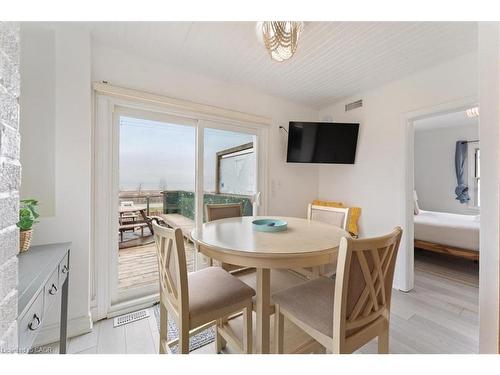 1019 Beach Boulevard, Hamilton, ON - Indoor Photo Showing Dining Room