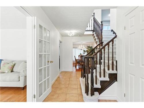 10 Shadowdale Drive, Stoney Creek, ON - Indoor Photo Showing Other Room