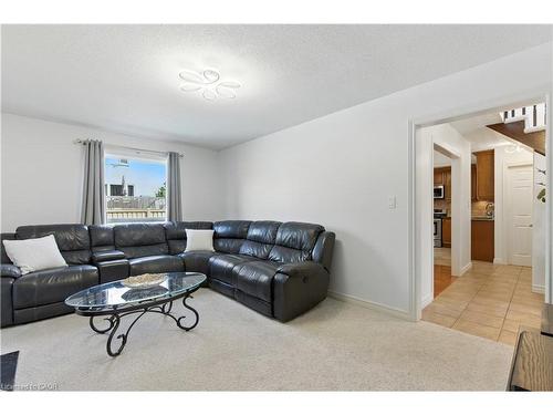 10 Shadowdale Drive, Stoney Creek, ON - Indoor Photo Showing Living Room