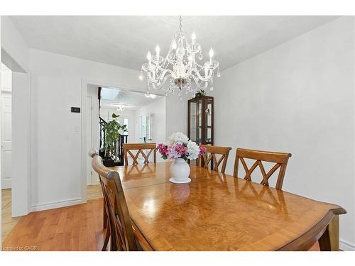 10 Shadowdale Drive, Stoney Creek, ON - Indoor Photo Showing Dining Room