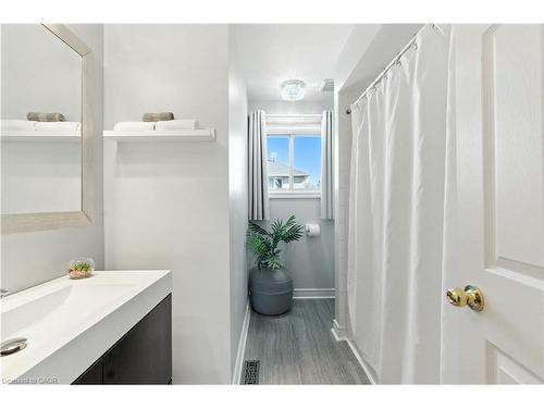 10 Shadowdale Drive, Stoney Creek, ON - Indoor Photo Showing Other Room