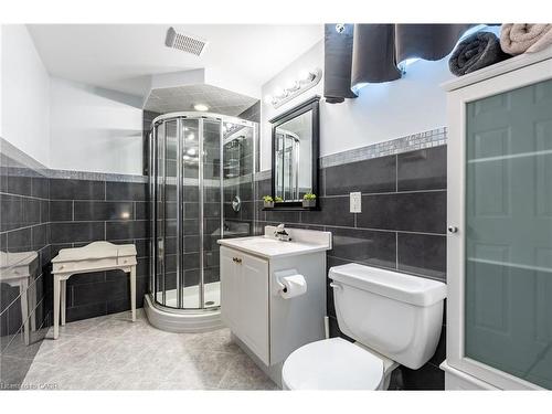 10 Shadowdale Drive, Stoney Creek, ON - Indoor Photo Showing Bathroom