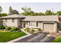 5203 Broughton Crescent  Burlington, ON L7L 3C1