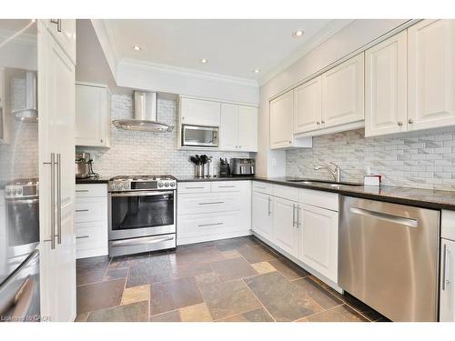 68 Tradewind Drive, Oakville, ON - Indoor Photo Showing Kitchen With Stainless Steel Kitchen With Upgraded Kitchen
