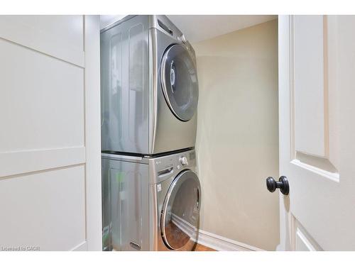 68 Tradewind Drive, Oakville, ON - Indoor Photo Showing Laundry Room