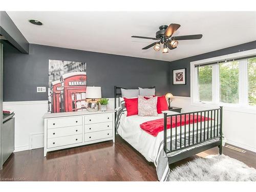 358 Green Acres Drive, Waterloo, ON - Indoor Photo Showing Bedroom