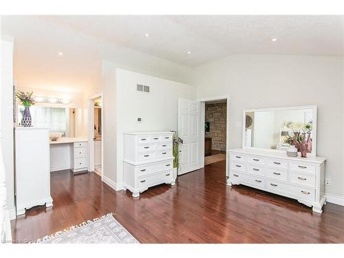 358 Green Acres Drive, Waterloo, ON - Indoor Photo Showing Bedroom