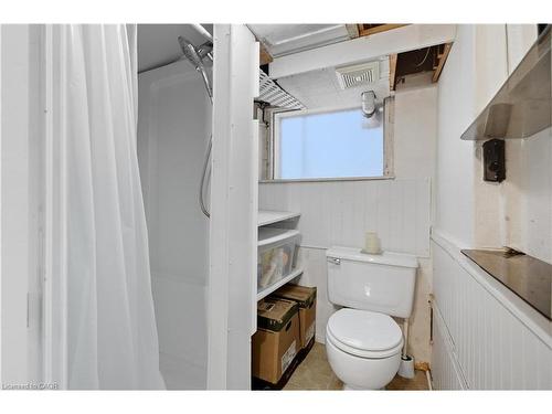 197 Balmoral Avenue S, Hamilton, ON - Indoor Photo Showing Bathroom