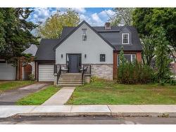 68 Mountain Park Avenue  Hamilton, ON L9A 1A3