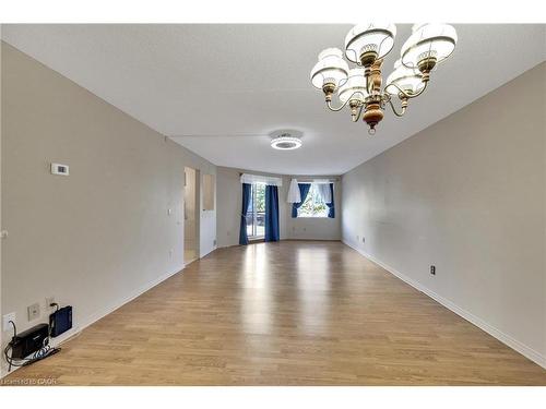 206-75 Bridge Street E, Tillsonburg, ON - Indoor Photo Showing Other Room