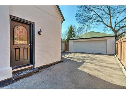 1427 Ontario Street, Burlington, ON 