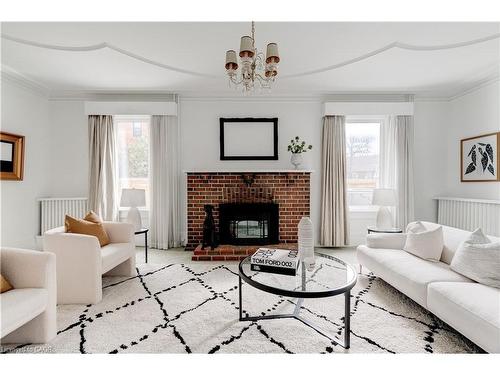 1427 Ontario Street, Burlington, ON 