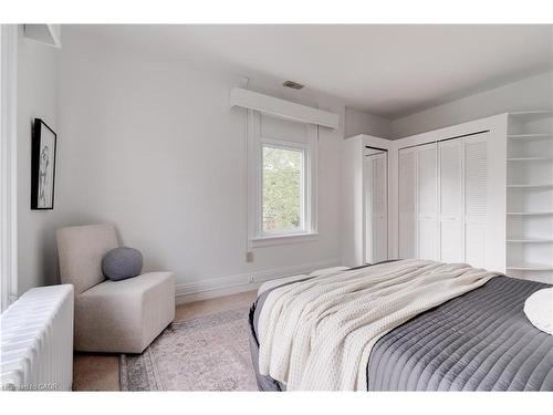 1427 Ontario Street, Burlington, ON 