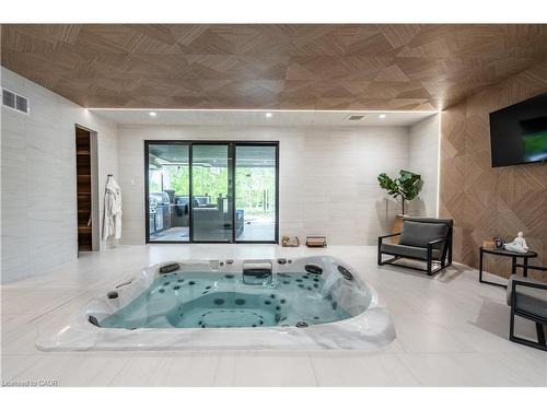 13311 Sixth Line Nassagaweya, Milton, ON - Indoor Photo Showing Other Room