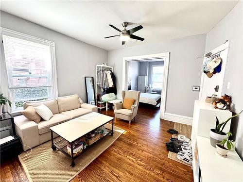1-108 Birch Avenue, Hamilton, ON - Indoor Photo Showing Living Room