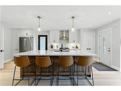 374 Magnolia Drive, Hamilton, ON - Indoor Photo Showing Kitchen With Upgraded Kitchen