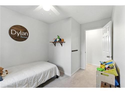 374 Magnolia Drive, Hamilton, ON - Indoor Photo Showing Bedroom