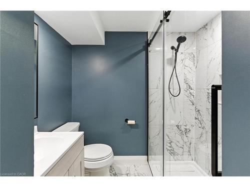 374 Magnolia Drive, Hamilton, ON - Indoor Photo Showing Bathroom