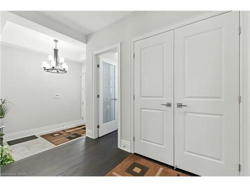 15 Robarts Drive, Ancaster, ON - Indoor Photo Showing Other Room