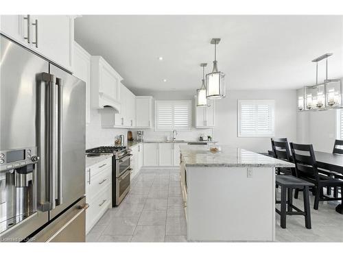 15 Robarts Drive, Ancaster, ON - Indoor Photo Showing Kitchen With Upgraded Kitchen