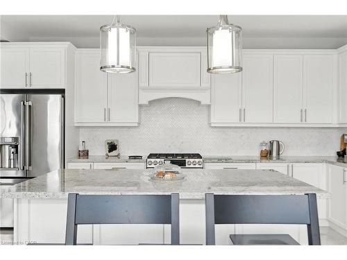 15 Robarts Drive, Ancaster, ON - Indoor Photo Showing Kitchen With Upgraded Kitchen