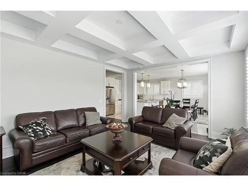 15 Robarts Drive, Ancaster, ON - Indoor Photo Showing Living Room