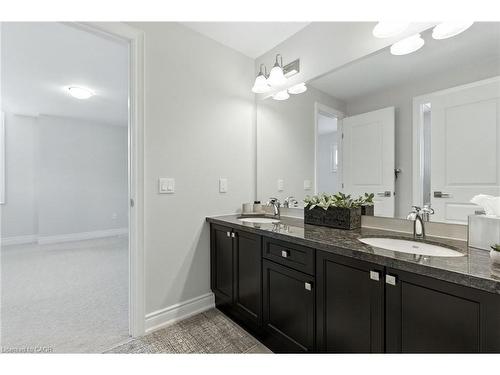 15 Robarts Drive, Ancaster, ON - Indoor Photo Showing Bathroom