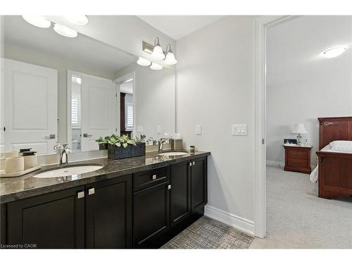 15 Robarts Drive, Ancaster, ON - Indoor Photo Showing Bathroom