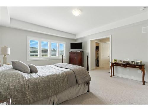 15 Robarts Drive, Ancaster, ON - Indoor Photo Showing Bedroom