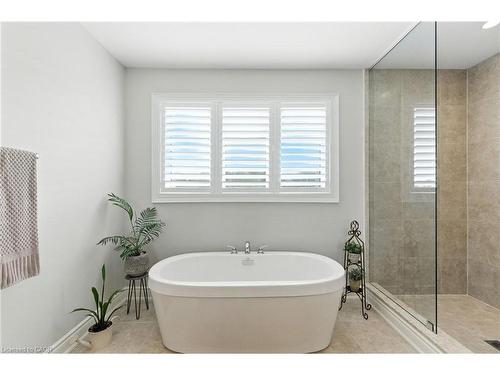 15 Robarts Drive, Ancaster, ON - Indoor Photo Showing Bathroom