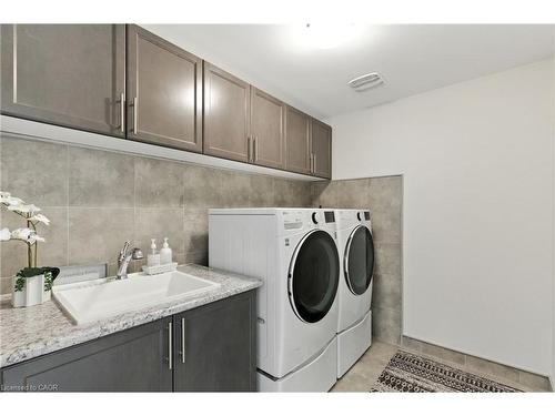 15 Robarts Drive, Ancaster, ON - Indoor Photo Showing Laundry Room