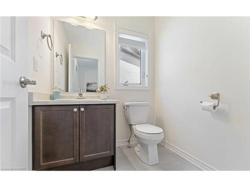 30 Rowley Street, Brantford, ON - Indoor Photo Showing Bathroom
