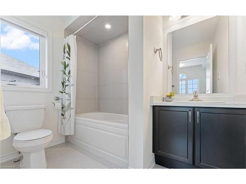 30 Rowley Street, Brantford, ON - Indoor Photo Showing Bathroom