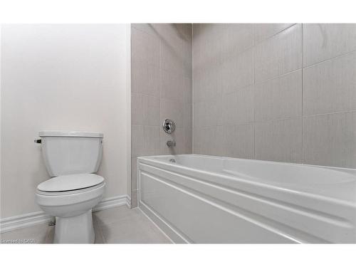 30 Rowley Street, Brantford, ON - Indoor Photo Showing Bathroom