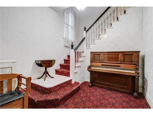 99 Blake Street, Hamilton, ON - Indoor Photo Showing Other Room