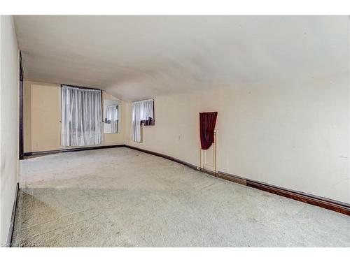 99 Blake Street, Hamilton, ON - Indoor Photo Showing Other Room
