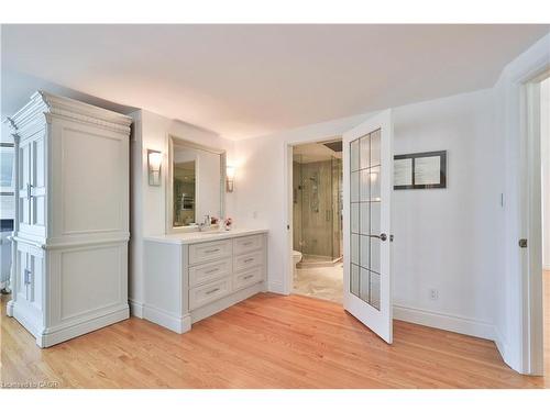 1270 1 Side Road, Burlington, ON - Indoor