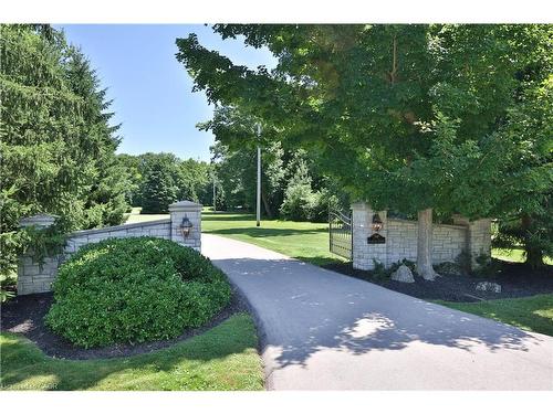 1270 1 Side Road, Burlington, ON - Outdoor