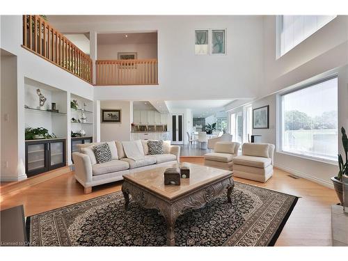 1270 1 Side Road, Burlington, ON - Indoor Photo Showing Living Room