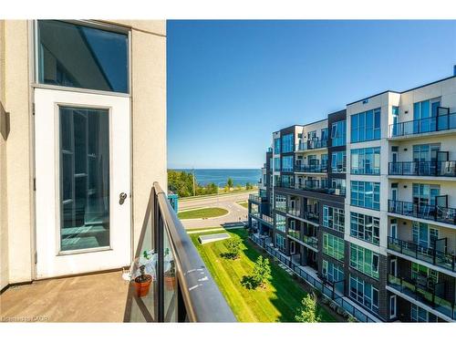 512-10 Concord Place, Grimsby, ON - Outdoor