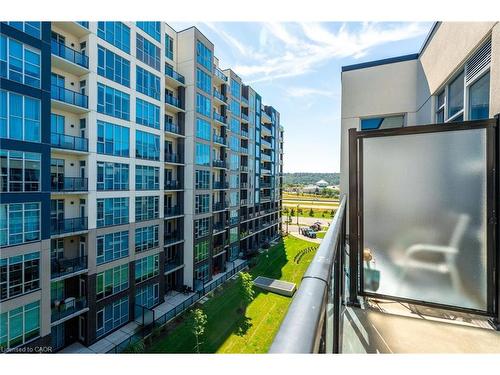 512-10 Concord Place, Grimsby, ON - Outdoor