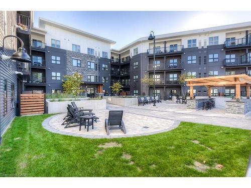 301-110 Fergus Avenue, Kitchener, ON - Outdoor