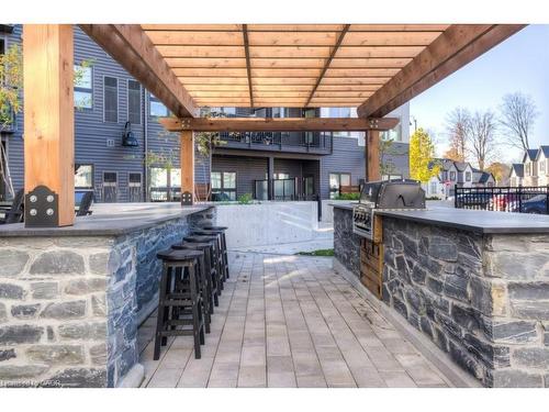 301-110 Fergus Avenue, Kitchener, ON - Outdoor