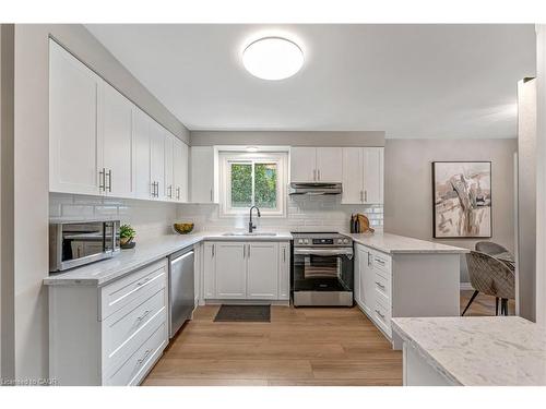 323 Hixon Road, Hamilton, ON - Indoor Photo Showing Kitchen With Upgraded Kitchen