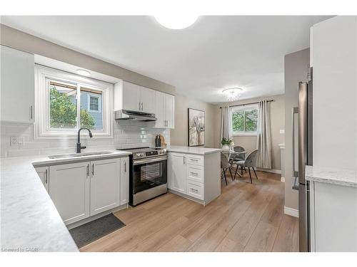 323 Hixon Road, Hamilton, ON - Indoor Photo Showing Kitchen With Upgraded Kitchen