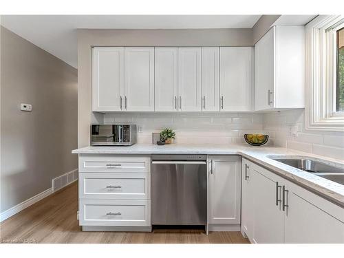 323 Hixon Road, Hamilton, ON - Indoor Photo Showing Kitchen