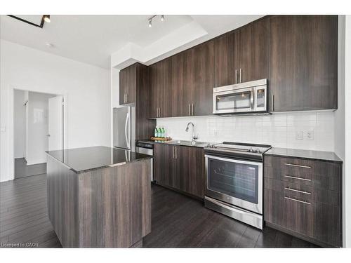 1702-85 Duke Street W, Kitchener, ON - Indoor Photo Showing Kitchen With Stainless Steel Kitchen With Upgraded Kitchen