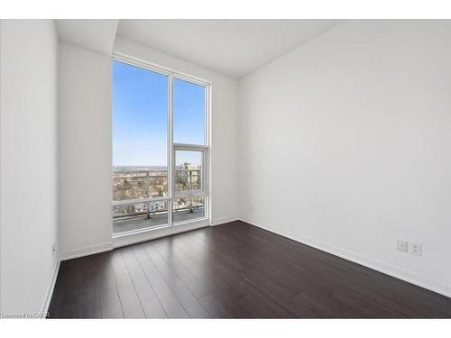 1702-85 Duke Street W, Kitchener, ON - Indoor Photo Showing Other Room